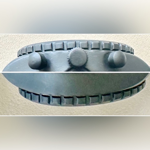 TM & DC Comics Shield Warner Bros. Entertainment INC Batman Watch ~New~ - Picture 11 of 14